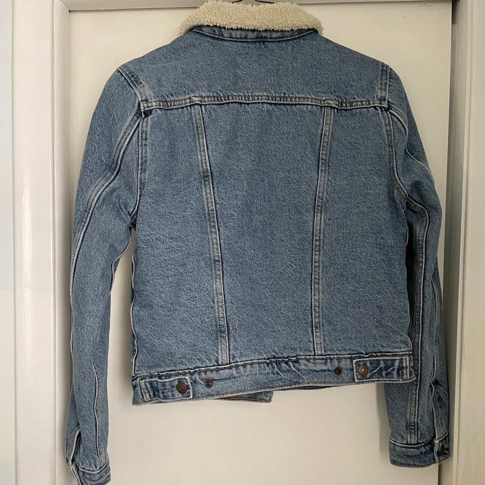Levi Strauss & Co Sherpa lined Jean Jacket - Picture 4 of 4